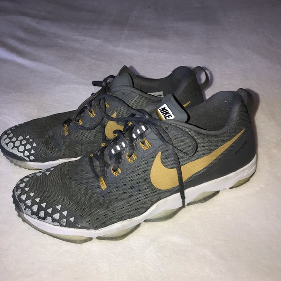 nike hypercross tr2